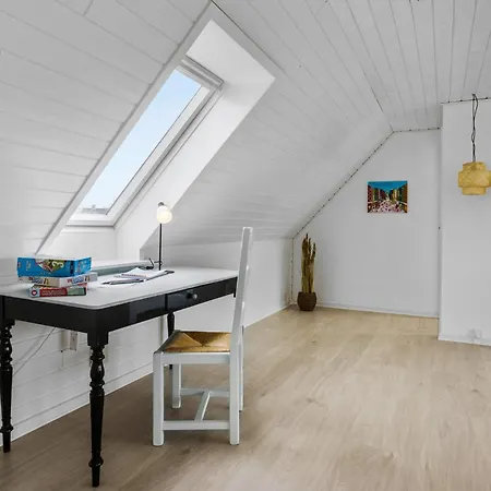 3 Bedroom Beautiful In Veslos