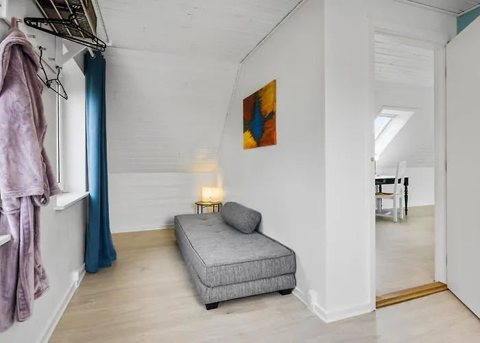 3 Bedroom Beautiful In Дом отдыха Veslos