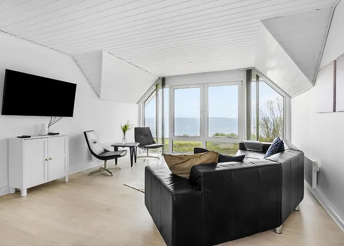 3 Bedroom Beautiful In Veslos